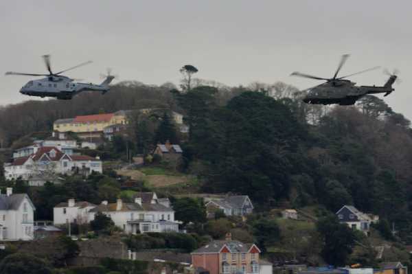 06 January 2021 - 15-00-40
Maybe one of the crew was house hunting in Kingswear ? Maybe not. 
-------------------------
Royal Navy Merlin helicopters ZJ118 & ZJ132